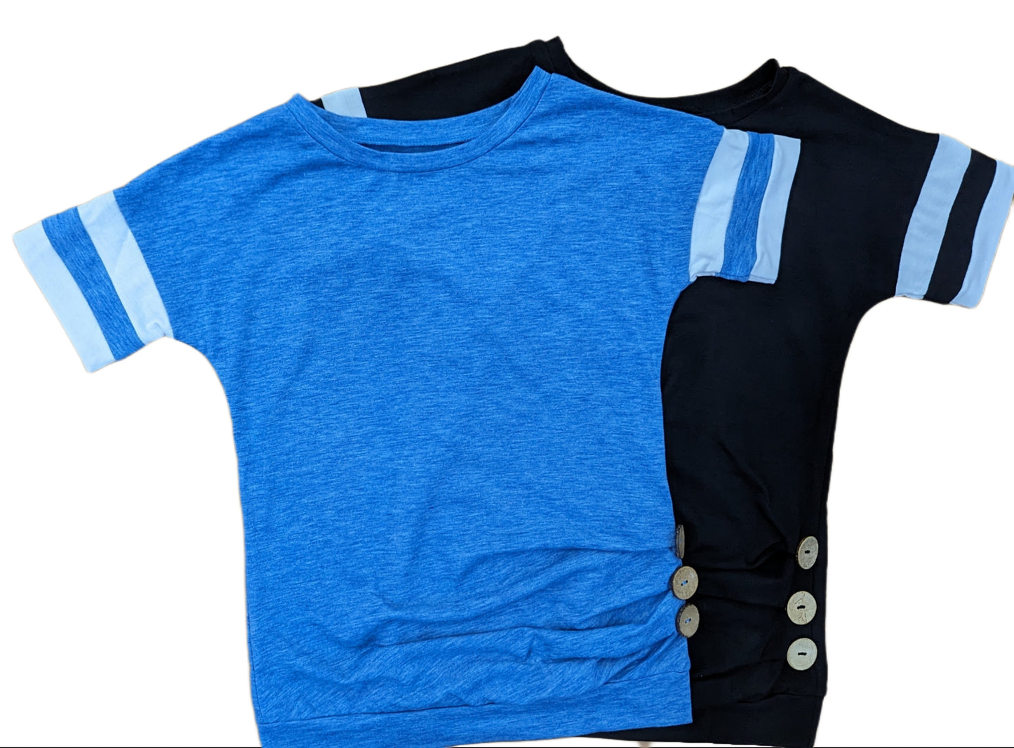 Mädchen-T-Shirt mit rosafarbenen, gestreiften Ärmeln und geknöpfter Seite für Kinder