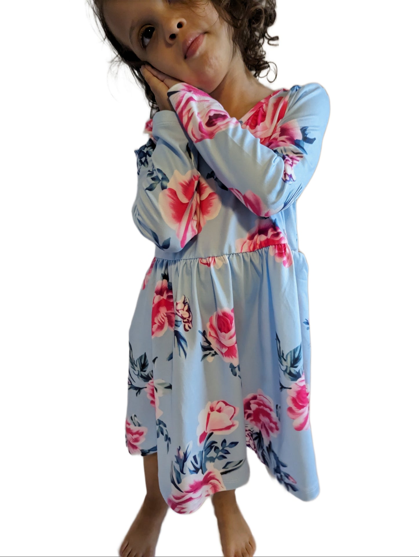 Langärmliges, hellblaues Kleid für Mädchen mit Blumenmuster und Taschen